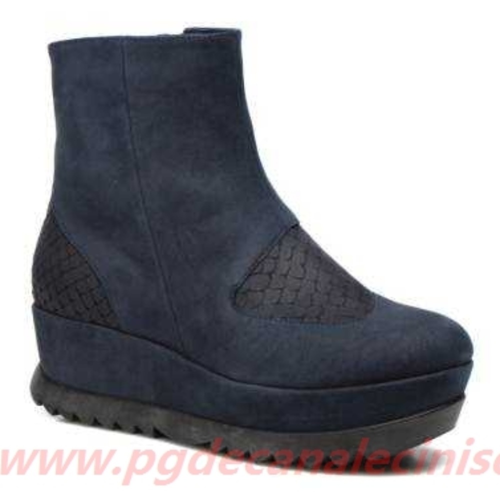 Camper "Laika Sport" Platform Navy Suede Boots